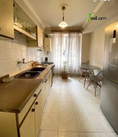 3 սենյականոց բնակարան Հակոբ Հակոբյան փողոցում, 70 ք.մ., 1/14 հարկ, կոսմետիկ վերանորոգում