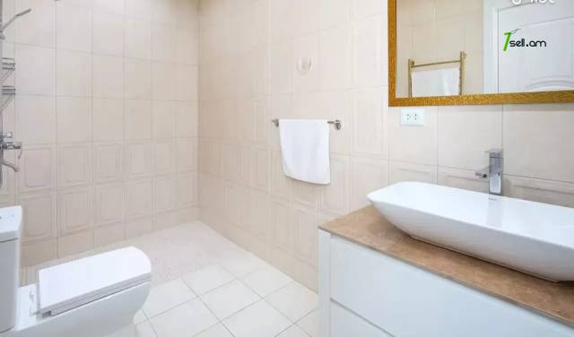 3 սենյականոց բնակարան նորակառույց շենքում Ամիրյան փողոցում, 80 ք.մ., 4/11 հարկ, 2 սանհանգույց