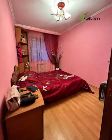 3 սենյականոց բնակարան, Safaryan St, 64 ք.մ., 3/5 հարկ, եվրովերանորոգված, քարե շենք