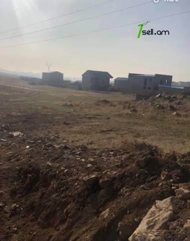 Հողատարածք բնակելի շինությունների համար Լուկաշինի փողոցում Աջափնյակում, 250 քմ