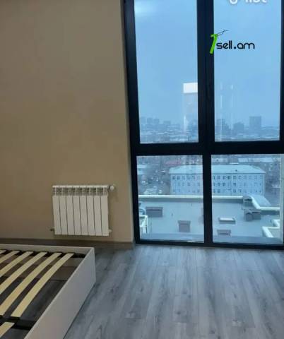 3 սենյականոց բնակարան նորակառույց շենքում Արամ Խաչատրյան փողոցում, 84 ք.մ., բարձր առաստաղներ