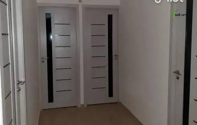 4 սենյականոց բնակարան Մելիք Մելիքյան փողոցում, 82 ք.մ., 2/4 հարկ, 2 սանհանգույց, բարձր առաստաղներ