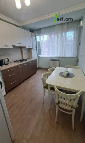 1 սենյականոց բնակարան Եզնիկ Կողբացու փողոցում, 40 քմ, 4/9 հարկ, եվրովերանորոգված
