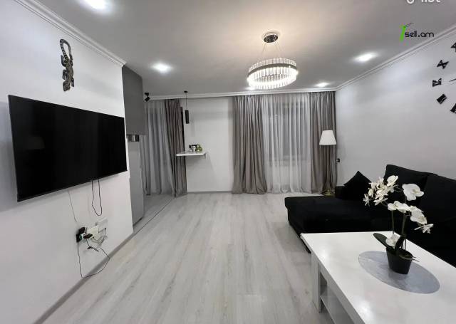 3 սենյականոց բնակարան Շահումյանի 1-ին փողոցում, 60 քմ, եվրովերանորոգված, քարե շենք