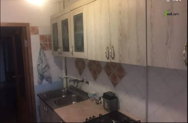 3 սենյականոց բնակարան Մանանդյան փողոցում, 68 ք.մ., կոսմետիկ վերանորոգում, քարե շենք