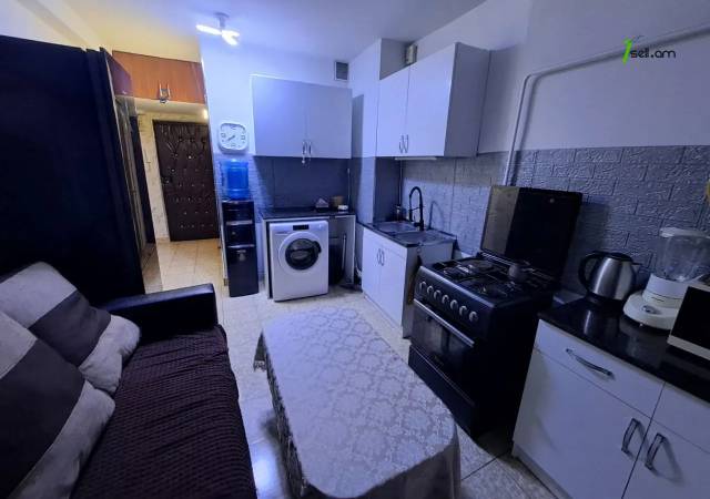 3 սենյականոց բնակարան Երվանդ Քոչարի փողոցում, 72 ք.մ., 4/9 հարկ, կապիտալ վերանորոգված