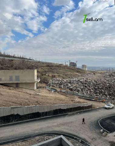 4 սենյականոց բնակարան նորակառույց շենքում Մոնթե Մելքոնյան փողոցում, 123 ք.մ., 4/17 հարկ