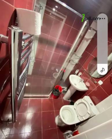 1 սենյականոց բնակարան Հալաբյան փողոցում, 40 քմ, 2/5 հարկ, կապիտալ վերանորոգված, քարե շենք