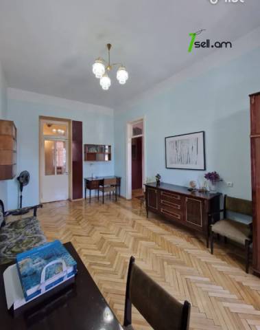 3 սենյականոց բնակարան Ազատության պողոտայում, 83 քմ, նախավերջին հարկ, բարձր առաստաղներ