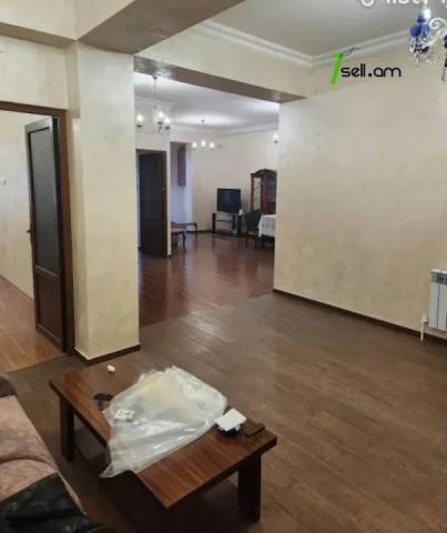 3 սենյականոց բնակարան նորակառույց շենքում Լեռ Կամսարի փողոցում, 113 ք.մ., բարձր առաստաղներ