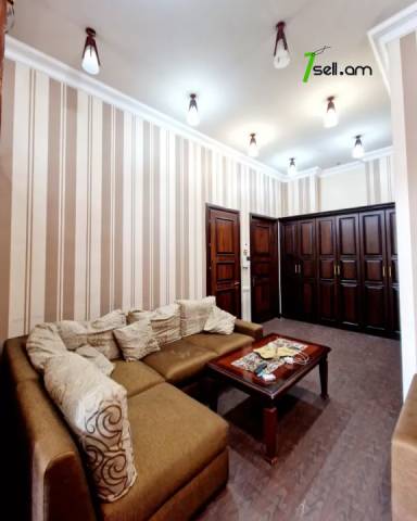 Ընդարձակ 5 սենյականոց բնակարան նորակառույց շենքում Այգեձորի փողոցում, 300 ք.մ., 3+ սանհանգույց
