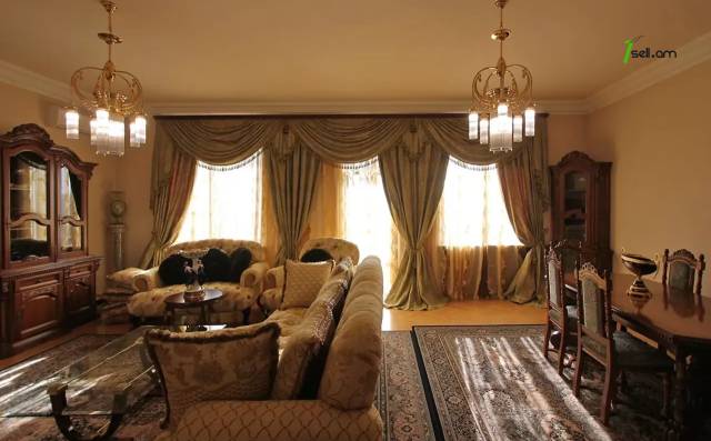 Երեք հարկանի քարե տուն Սևքարեցի Սաքոյի փողոցում Արաբկիրում, 600 ք.մ., 3+ սանհանգույց