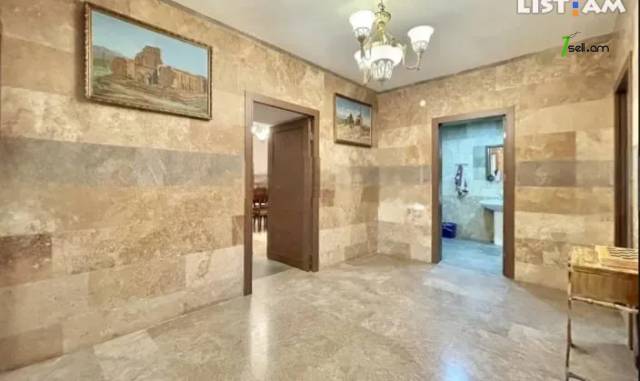 Երկու հարկանի քարե տուն Մարշալ Խուդյակովի փողոցում Ավանում, 252 քմ, 3+ սանհանգույց