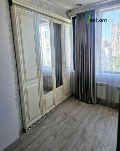 2 սենյականոց բնակարան Վահրամ Փափազյան փողոցում, 60 քմ, նախավերջին հարկ, կապիտալ վերանորոգված