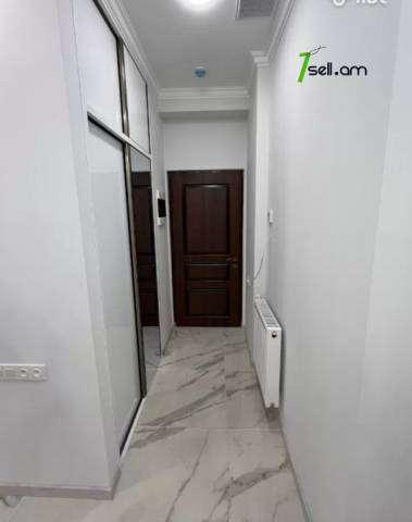 3 սենյականոց բնակարան նորակառույց շենքում Հանրապետության փողոցում, 55 ք.մ., բարձր առաստաղներ