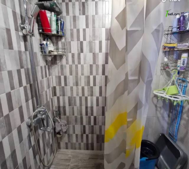 4 սենյականոց բնակարան Խաղաղ Դոնի փողոցում, 90 քմ, 7/9 հարկ, մի քանի պատշգամբ, կապիտալ վերանորոգված