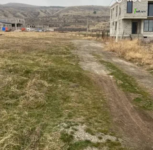 Հողատարածք բնակելի շինությունների համար 6-րդ փողոցում Զովքում, 500 ք.մ.