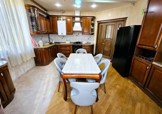 Երկու հարկանի քարե տուն Էրեբունիում, 1500 ք.մ., 3+ սանհանգույց, կապիտալ վերանորոգված