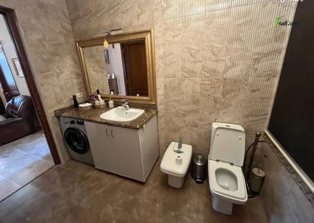 3 սենյականոց բնակարան նորակառույց շենքում Անտառային փողոցում, 116 ք.մ., բարձր առաստաղներ, 1/5 հարկ