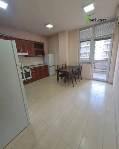 3 սենյականոց բնակարան նորակառույց շենքում Ռոստոմի փողոցում, 136 ք.մ., 2 սանհանգույց