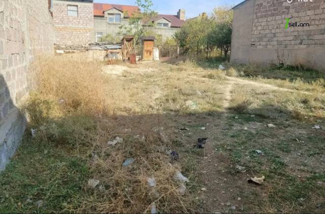 Հողատարածք բնակելի շինությունների համար Սիլիկյան 7-րդ փողոցում Աջափնյակում, 300 ք.մ.