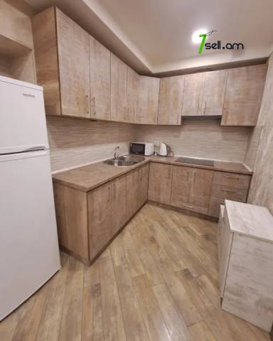 2 սենյականոց բնակարան Մխիթար Հերացի փողոցում, 50 ք.մ., 1/5 հարկ, եվրովերանորոգված, քարե շենք