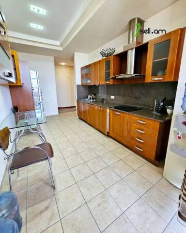 4 սենյականոց բնակարան նորակառույց շենքում Սարմենի փողոցում, 150 ք.մ., 2 սանհանգույց