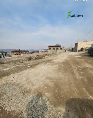 Հողատարածք բնակելի շինությունների համար Նվեր Սաֆարյան փողոցում Ավանում, 800 ք.մ.