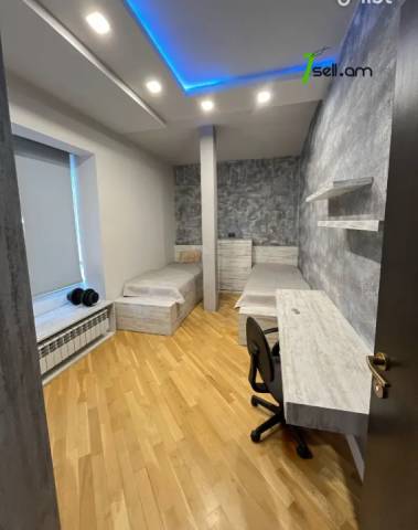 3 սենյականոց բնակարան նորակառույց շենքում Հրաչյա Ներսիսյան փողոցում, 115 քմ, 2 սանհանգույց