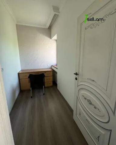 Երկու հարկանի քարե տուն Ռոմանոս Մելիքյանի փողոցում Մալաթիա Սեբաստիայում, 250 քմ, 2 սանհանգույց