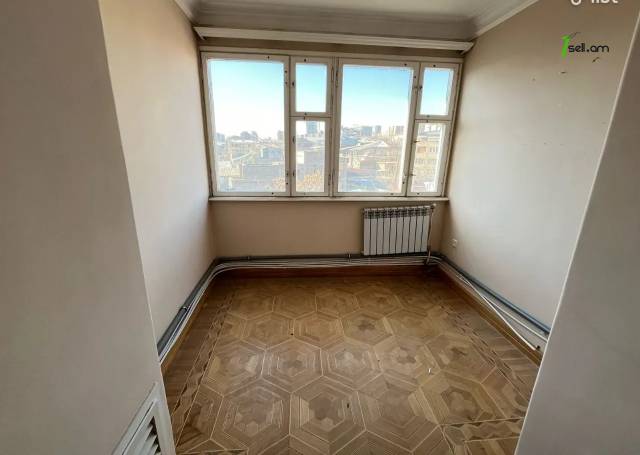 2 սենյականոց բնակարան Արմեն Տիգրանյանի փողոցում, 47 ք.մ., նախավերջին հարկ, քարե շենք