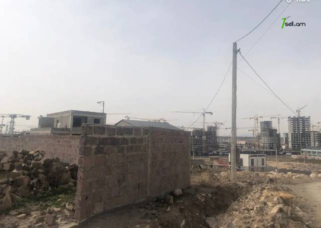 Հողատարածք բնակելի շինությունների համար Սարգիս Լուկաշինի փողոցում Աջափնյակում, 500 ք.մ.