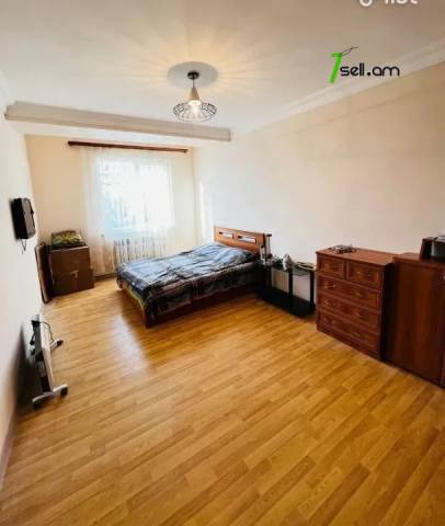 2 սենյականոց բնակարան Արամ Խաչատրյան փողոցում, 49 քմ, 9/13 հարկ, եվրովերանորոգված