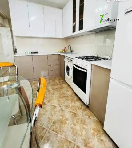 2 սենյականոց բնակարան Արամ Խաչատրյան փողոցում, 49 քմ, 9/13 հարկ, դիզայներական ոճով վերանորոգված