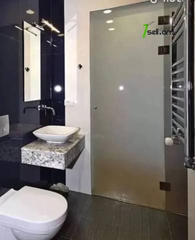 Երկու հարկանի քարե տուն, Վահագնի Թաղամաս Աջափնյակում, 600 քմ, 3+ սանհանգույց, կապիտալ վերանորոգված