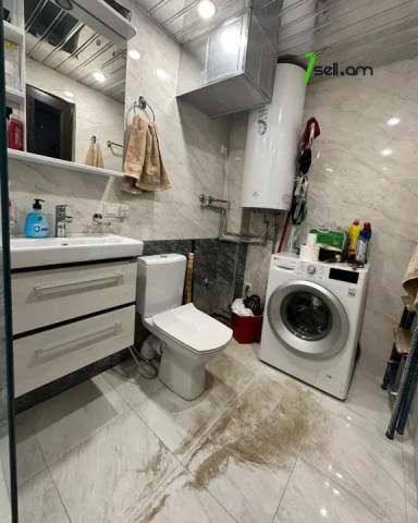 2 սենյականոց բնակարան Ադմիրալ Իսակովի պողոտայում, 40 ք.մ., 2/10 հարկ, կապիտալ վերանորոգված