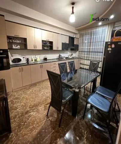 4 սենյականոց բնակարան նորակառույց շենքում Նոր Նորքում, 145 ք.մ., 2 սանհանգույց, բարձր առաստաղներ