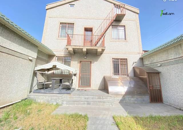 Երեք հարկանի քարե տուն Բատիկյան փողոցում Մալաթիա Սեբաստիայում, 370 քմ, 2 սանհանգույց