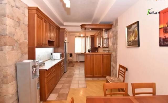 4 սենյականոց բնակարան նորակառույց շենքում Հյուսիսային պողոտայում, 140 ք.մ., բարձր առաստաղներ