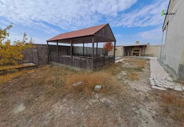 Մեկ հարկանի քարե տուն Ձորաղբյուրում, 1650 ք.մ., 2 սանհանգույց, կապիտալ վերանորոգված