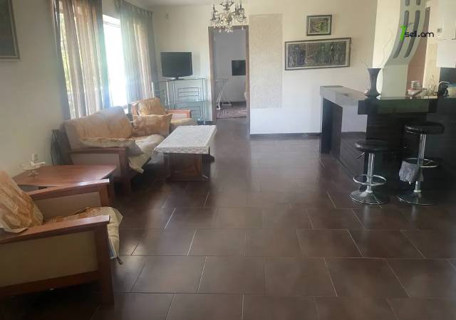 3 սենյականոց բնակարան Մխիթար Հերացի փողոցում, 64 քմ, նախավերջին հարկ, կապիտալ վերանորոգված