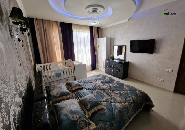 Երկու հարկանի քարե տուն Բագրևանդի 23-րդ փողոցում Նոր Նորքում, 800 ք.մ., 3+ սանհանգույց