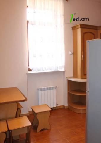 3 սենյականոց բնակարան նորակառույց շենքում Բայրոնի փողոցում, 70 քմ, 2/5 հարկ, կապիտալ վերանորոգված