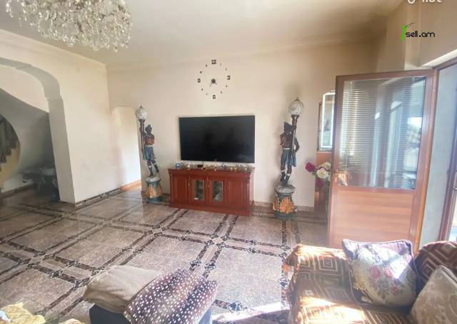 Երեք հարկանի քարե տուն Բատիկյան փողոցում Մալաթիա Սեբաստիայում, 370 քմ, 2 սանհանգույց