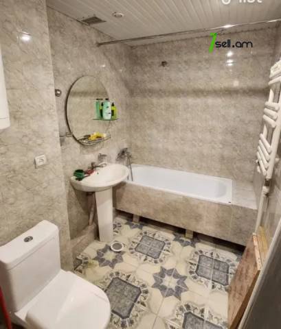 3 սենյականոց բնակարան, Շոպրոնի 1-ին նրբանցք, 62 ք.մ., 1/9 հարկ, մասնակի վերանորոգում