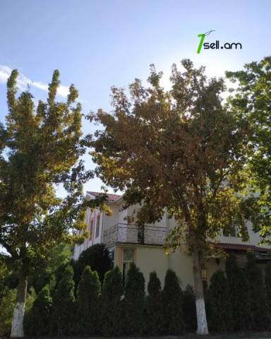 Երկու հարկանի տուն, Վահագնի Թաղամաս Աջափնյակում, 200 ք.մ., 3+ սանհանգույց, կապիտալ վերանորոգված