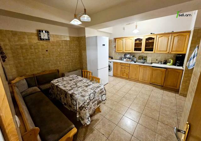 4 սենյականոց բնակարան նորակառույց շենքում Փավստոս Բուզանդի փողոցում, 150 ք.մ., 2 սանհանգույց