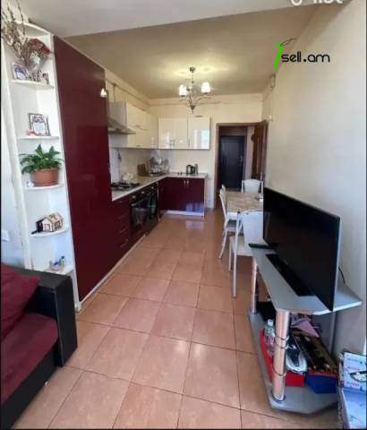 2 սենյականոց բնակարան Շիրազի փողոցում, 76 ք.մ., 10/14 հարկ, կապիտալ վերանորոգված