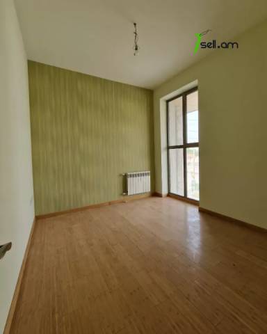 Երեք հարկանի քարե տուն, Նոյ թաղամաս Աջափնյակում, 600 ք.մ., 3+ սանհանգույց, եվրովերանորոգված