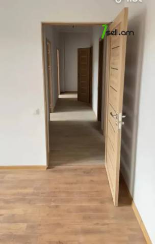 3 սենյականոց բնակարան նորակառույց շենքում Մոնթե Մելքոնյան փողոցում, 102 ք.մ., 4/16 հարկ